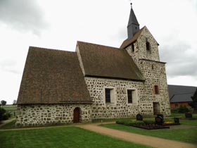 tl_files/Fotos/Altmark/Wiepke-Dorfkirche-von-NO-IMG-0292.jpg